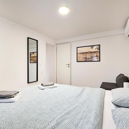 Lina Apartments Umag Exterior foto